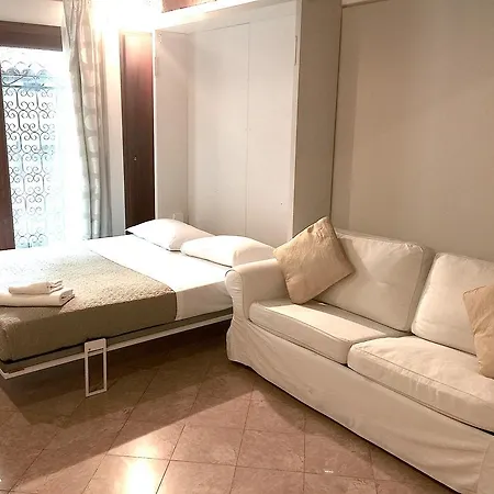 Peggy's Beauty Apartment *